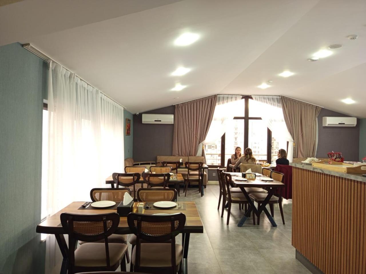 Royal Meridien Hotel Баку Экстерьер фото
