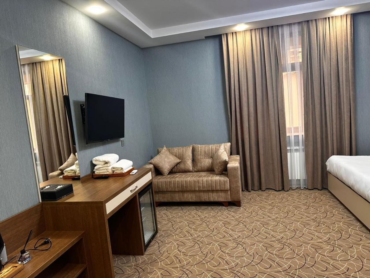 Royal Meridien Hotel Баку Экстерьер фото