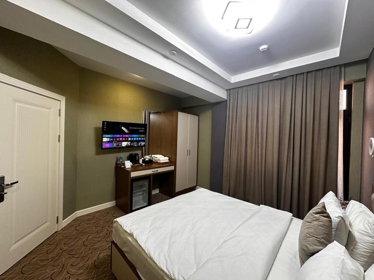Royal Meridien Hotel Баку Экстерьер фото