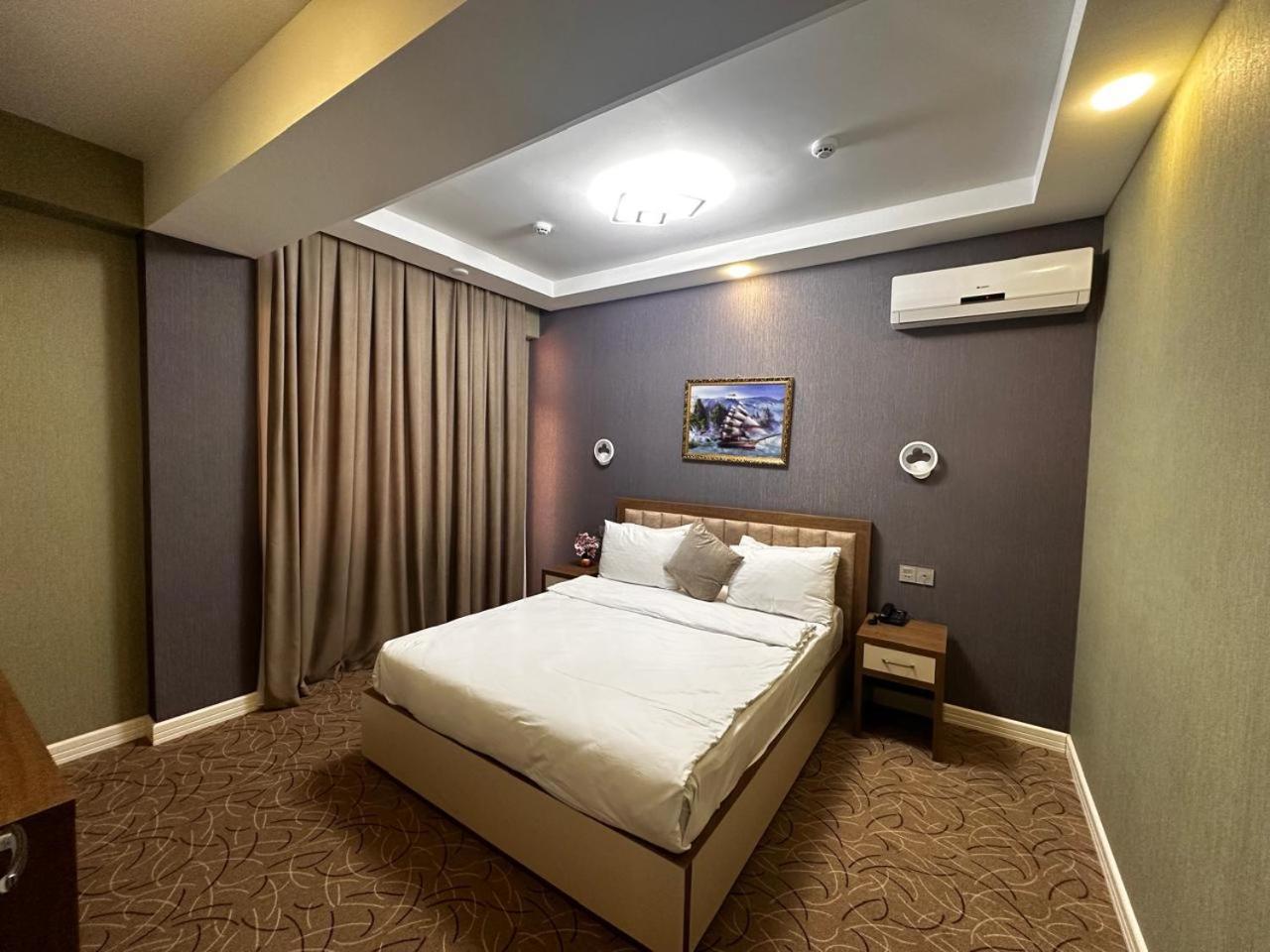 Royal Meridien Hotel Баку Экстерьер фото